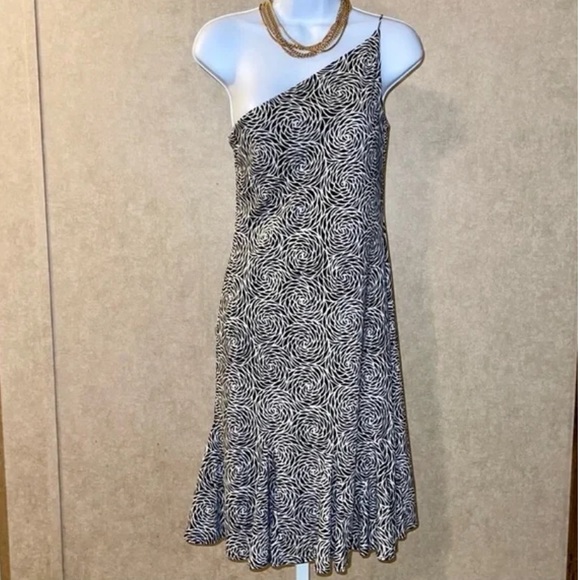 Laundry By Shelli Segal Dresses & Skirts - 🌸 3/$10 Laundry by Shelli Segal Dress Size 2 Black & White